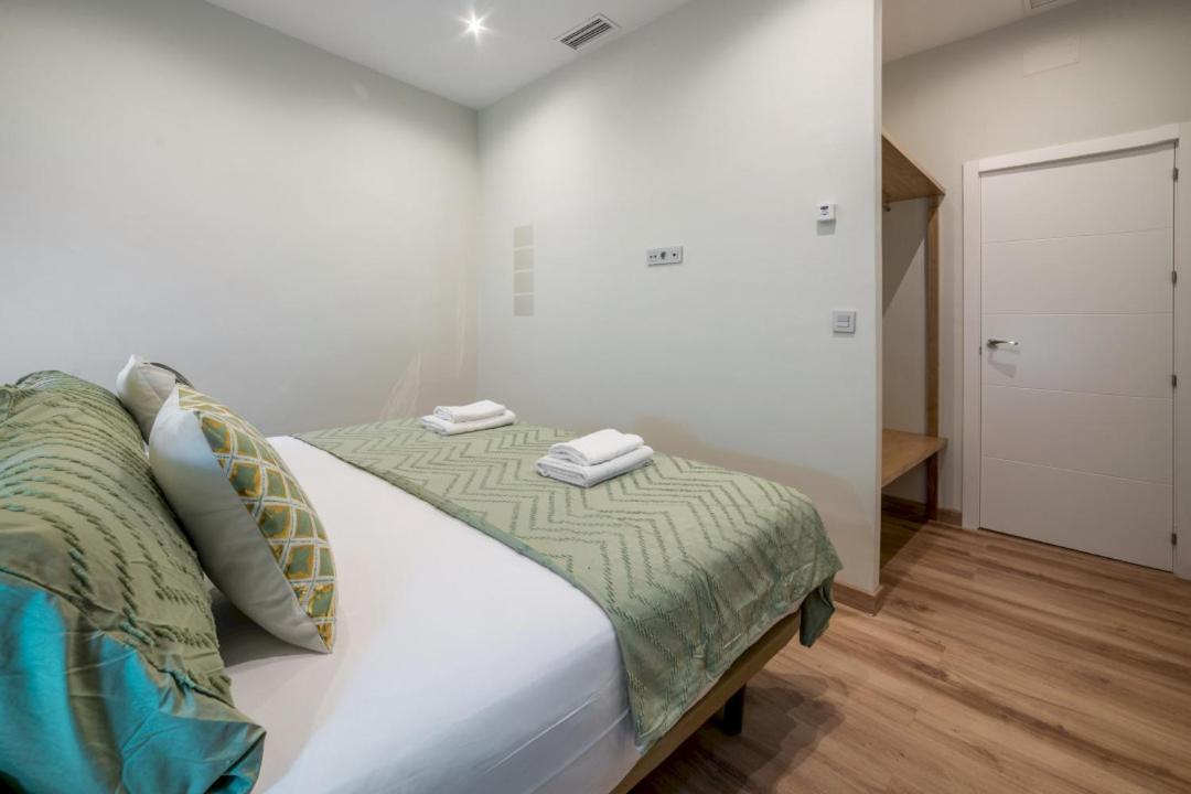 2 Bedrooms 1.5 Bathrooms Furnished - Justicia - Refurbished - Mintystay Madrid Exterior photo